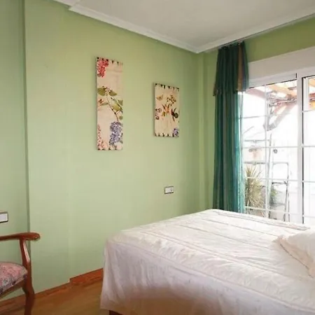 Сasa de vacaciones Lovely In With Swimming Pool Oriola (Orihuela)