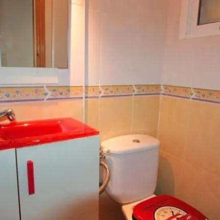 Сasa de vacaciones Lovely In With Swimming Pool