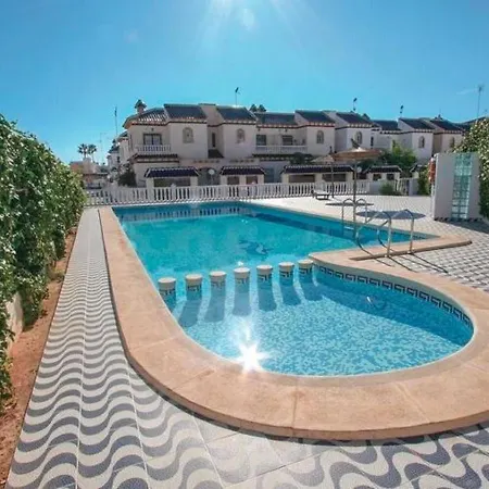 Lovely In With Swimming Pool Сasa de vacaciones